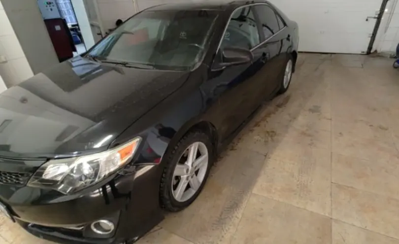 Toyota Camry 2013 года за 7 200 000 тг. в Актобе