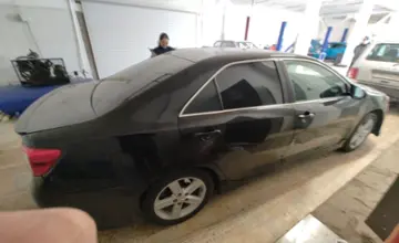 Toyota Camry 2013 года за 7 200 000 тг. в Актобе фото 4