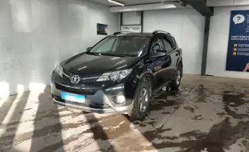 Toyota RAV4 2015 года за 10 000 000 тг. в Астана фото 1