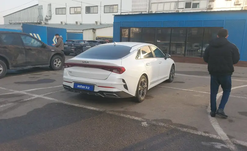 Kia K5 2022 года за 11 500 000 тг. в Алматы фото 3