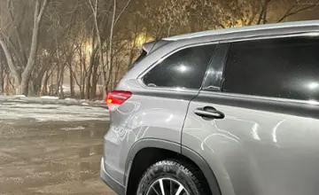 Toyota Highlander 2018 года за 19 000 000 тг. в Алматы фото 4
