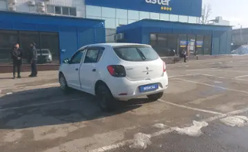 Renault Sandero 2018 года за 4 000 000 тг. в Алматы фото 4