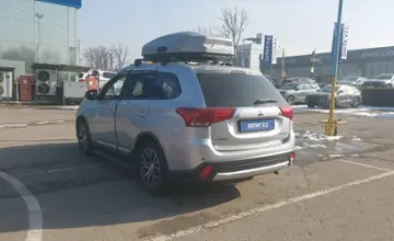 Mitsubishi Outlander 2016 года за 9 750 000 тг. в Алматы фото 4
