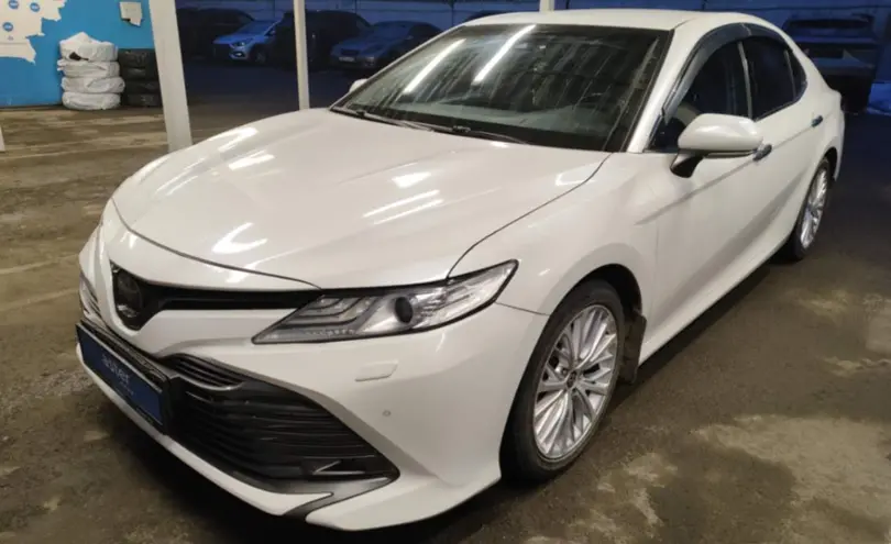 Toyota Camry 2020 года за 13 500 000 тг. в Алматы