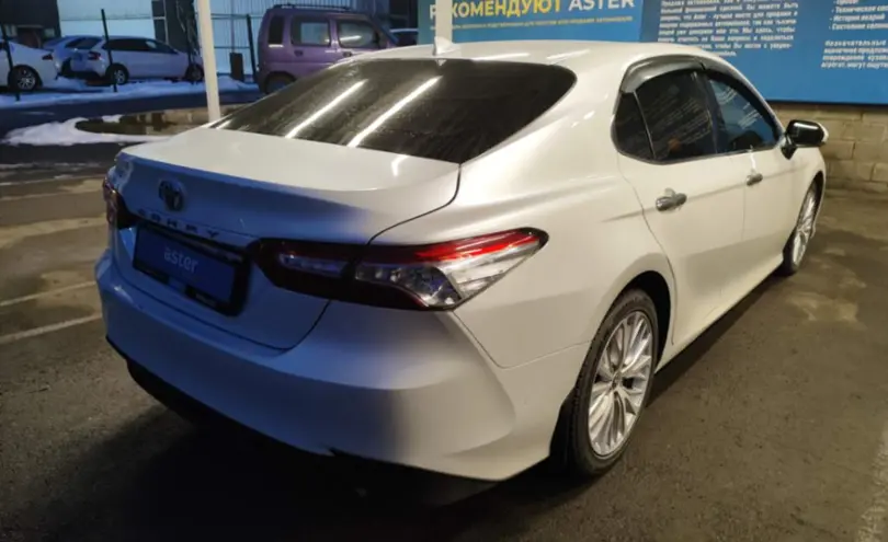 Toyota Camry 2020 года за 13 500 000 тг. в Алматы фото 5