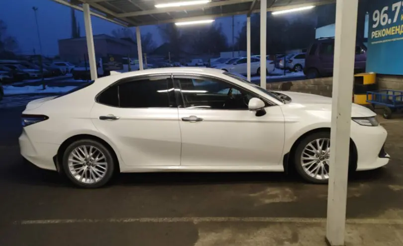 Toyota Camry 2020 года за 13 500 000 тг. в Алматы фото 4