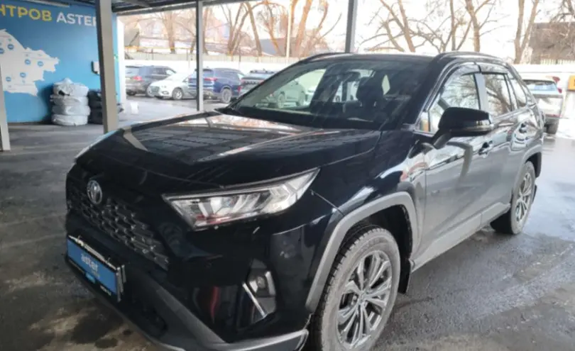Toyota RAV4 2023 года за 18 000 000 тг. в Алматы