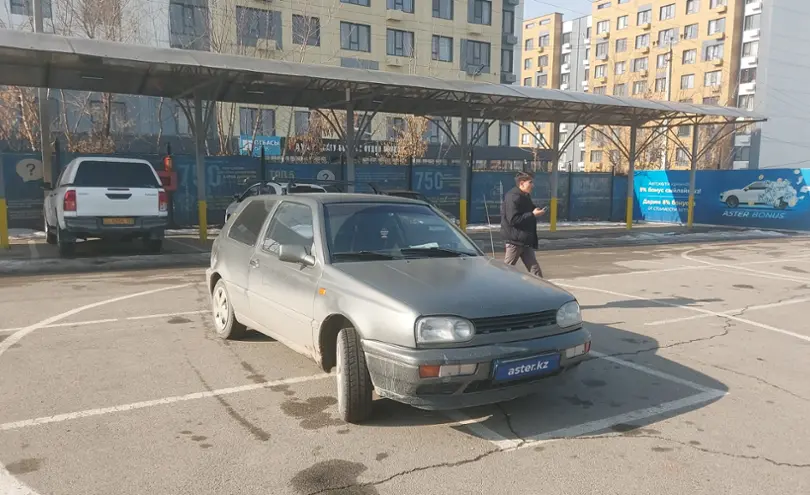 Volkswagen Golf 1994 года за 400 000 тг. в Алматы