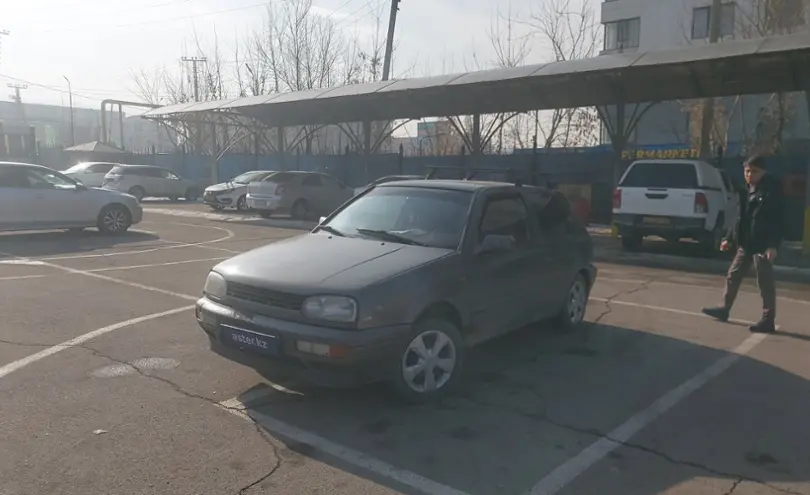Volkswagen Golf 1994 года за 400 000 тг. в Алматы