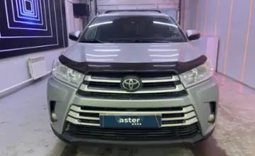 Toyota Highlander 2019 года за 16 000 000 тг. в Павлодар фото 2