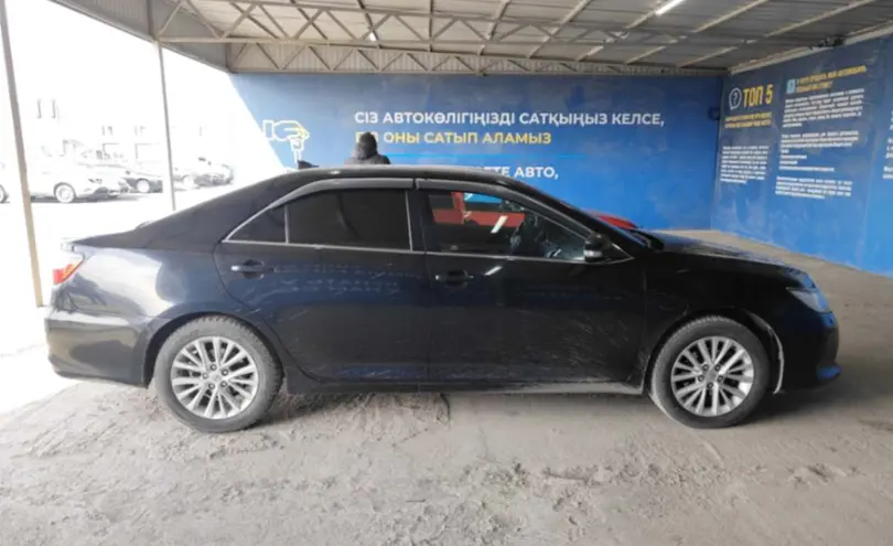 Toyota Camry 2017 года за 13 500 000 тг. в Алматы фото 4