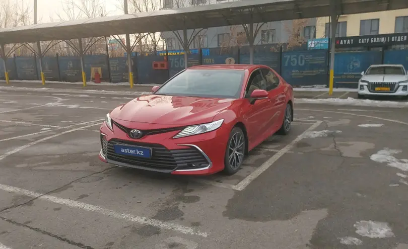 Toyota Camry 2021 года за 15 500 000 тг. в Алматы