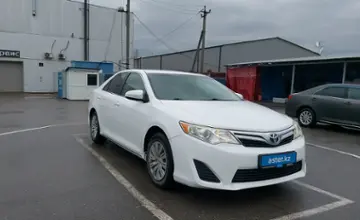 Toyota Camry 2014 года за 8 800 000 тг. в Шымкент фото 2