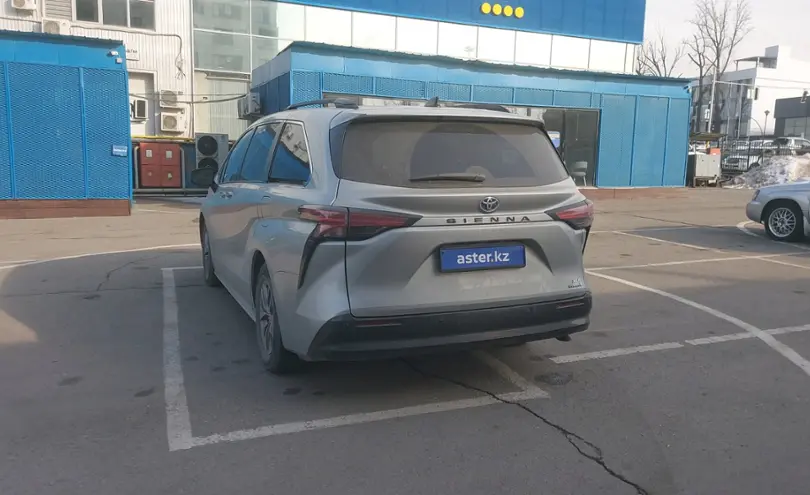 Toyota Sienna 2021 года за 18 000 000 тг. в Алматы фото 4