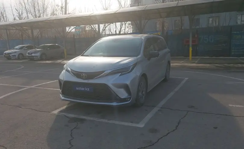 Toyota Sienna 2021 года за 18 000 000 тг. в Алматы