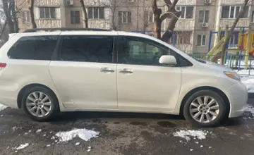 Toyota Sienna 2012 года за 14 200 000 тг. в Алматы фото 3