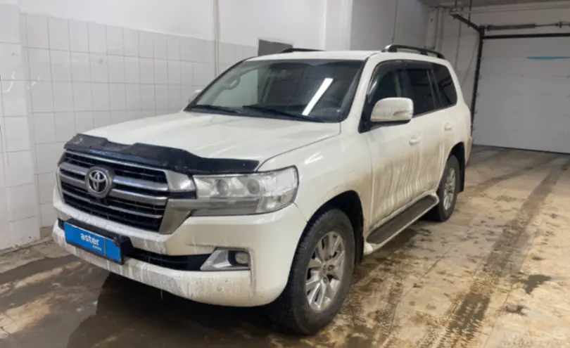 Toyota Land Cruiser 2017 года за 35 000 000 тг. в Актобе