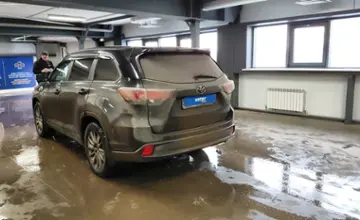 Toyota Highlander 2014 года за 12 000 000 тг. в Астана фото 4