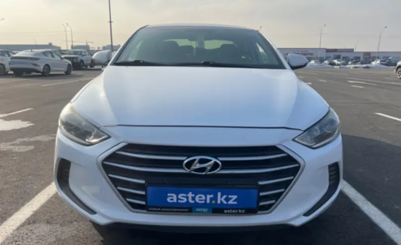 Hyundai Elantra 2018 года за 7 000 000 тг. в Алматы фото 2