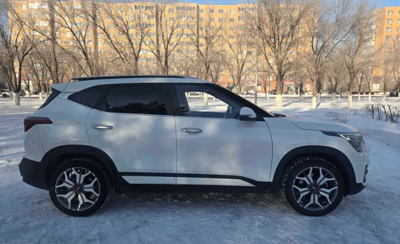 Kia Seltos 2020 года за 9 100 000 тг. в Караганда фото 3