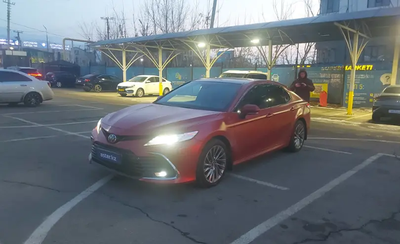 Toyota Camry 2021 года за 15 000 000 тг. в Алматы