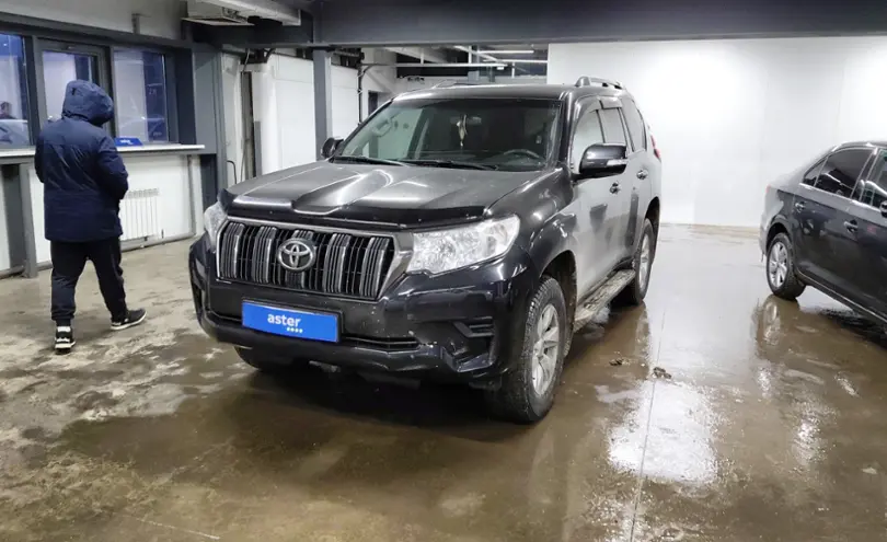 Toyota Land Cruiser Prado 2019 года за 28 000 000 тг. в Астана
