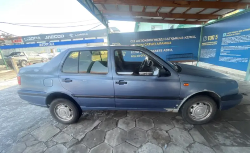 Volkswagen Vento 1993 года за 1 200 000 тг. в Талдыкорган фото 4
