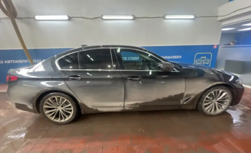 BMW 5 серии 2022 года за 24 000 000 тг. в Астана фото 4