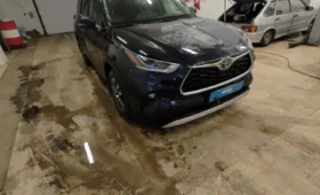Toyota Highlander 2020 года за 20 700 000 тг. в Актобе фото 3