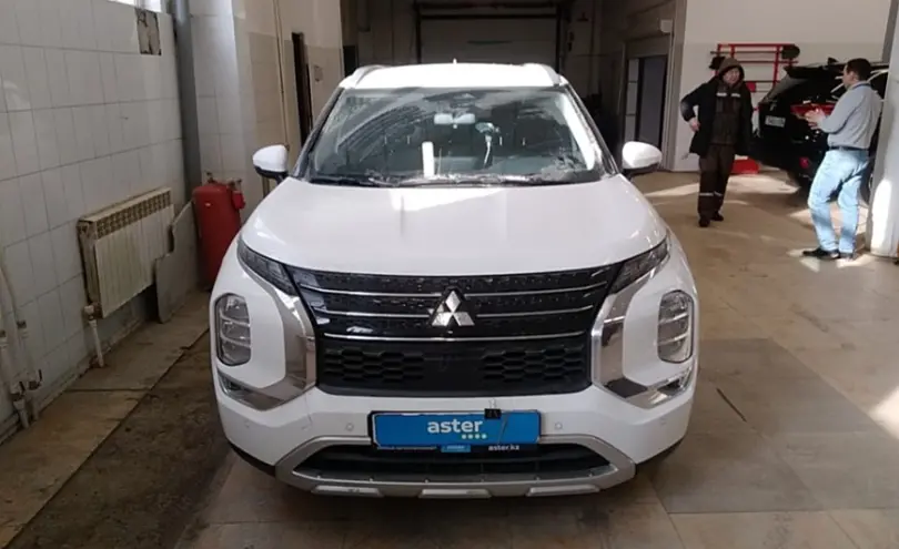 Mitsubishi Outlander 2024 года за 19 000 000 тг. в Актобе фото 2