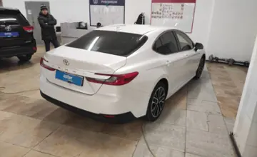 Toyota Camry 2025 года за 25 200 000 тг. в Актобе