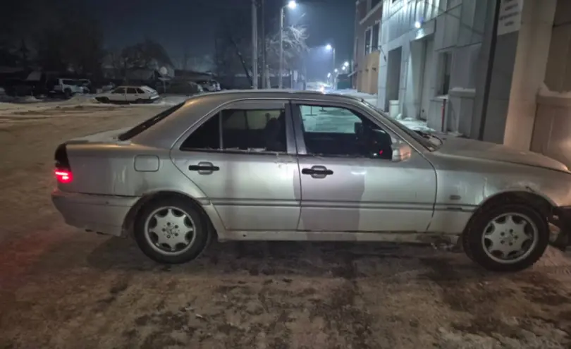Mercedes-Benz C-Класс 2000 года за 1 200 000 тг. в Костанай фото 4