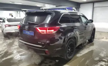 Toyota Highlander 2018 года за 15 500 000 тг. в Астана фото 3