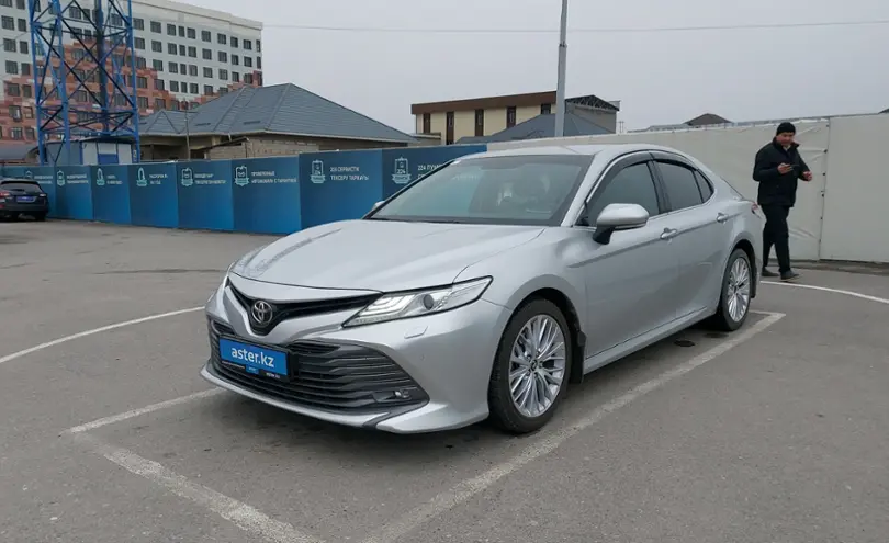 Toyota Camry 2019 года за 14 000 000 тг. в Шымкент