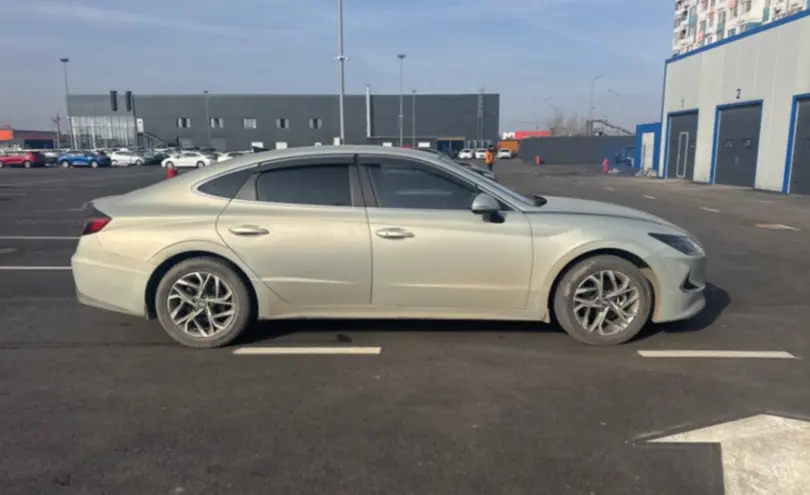 Hyundai Sonata 2019 года за 11 000 000 тг. в Алматы фото 4