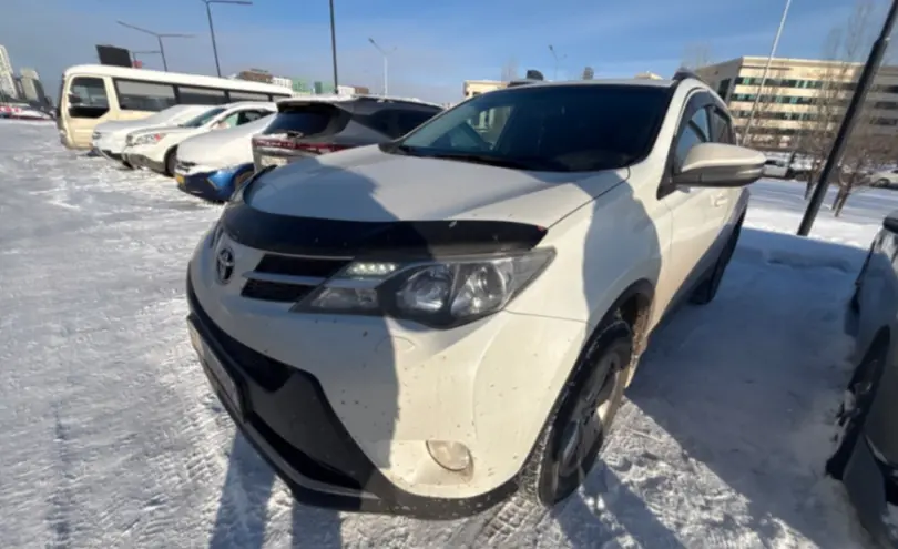 Toyota RAV4 2015 года за 9 000 000 тг. в Астана