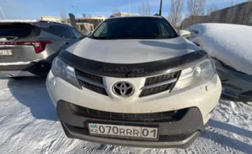 Toyota RAV4 2015 года за 9 000 000 тг. в Астана фото 2