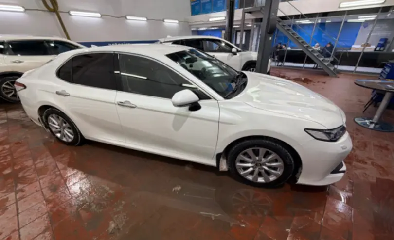 Toyota Camry 2019 года за 15 000 000 тг. в Астана фото 4