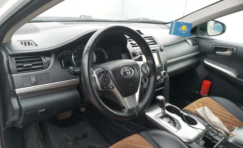 Toyota Camry 2014 года за 8 800 000 тг. в Шымкент фото 5