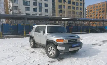 Toyota FJ Cruiser 2006 года за 12 000 000 тг. в Алматы фото 2
