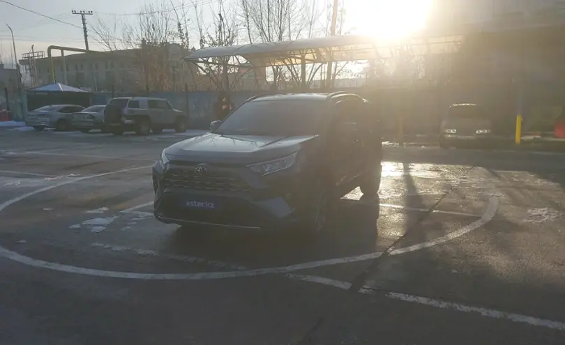 Toyota RAV4 2023 года за 18 500 000 тг. в Алматы