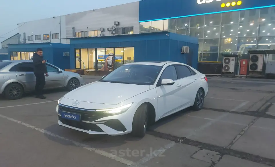 Hyundai Elantra 2023 года за 9 000 000 тг. в Алматы