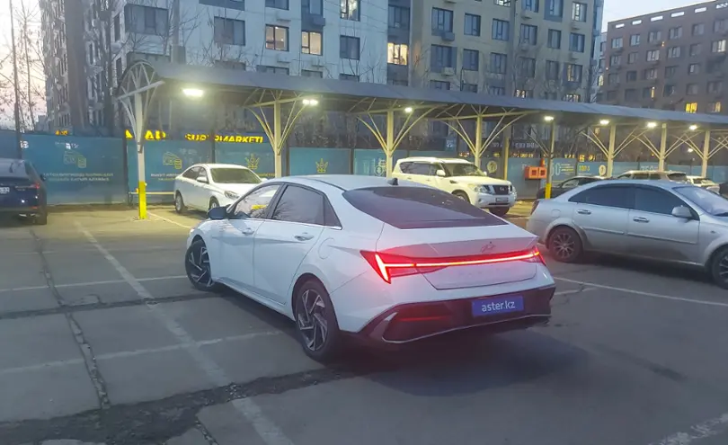 Hyundai Elantra 2023 года за 9 000 000 тг. в Алматы фото 4
