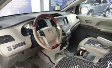 Toyota Sienna 2012 года за 14 500 000 тг. в Астана фото 5