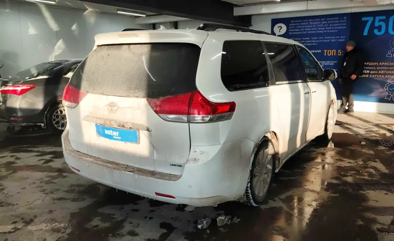 Toyota Sienna 2012 года за 14 500 000 тг. в Астана фото 3