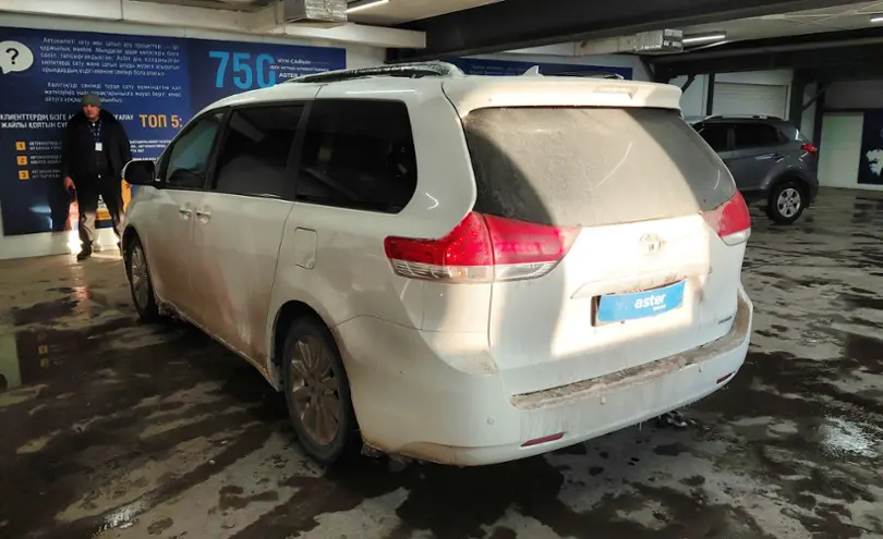 Toyota Sienna 2012 года за 14 500 000 тг. в Астана фото 4