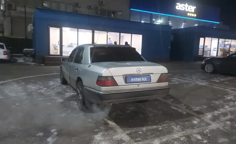 Mercedes-Benz E-Класс 1993 года за 1 800 000 тг. в Алматы фото 4