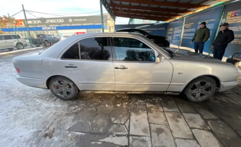 Mercedes-Benz E-Класс 1996 года за 3 000 000 тг. в Талдыкорган фото 4