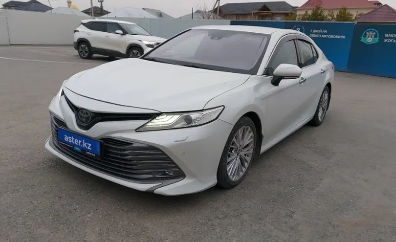 Toyota Camry 2018 года за 13 900 000 тг. в Шымкент