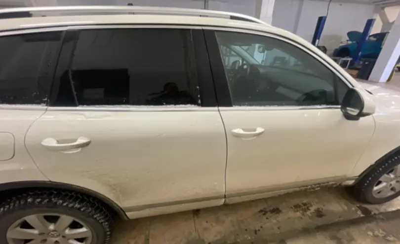 Volkswagen Touareg 2010 года за 9 500 000 тг. в Актобе фото 4